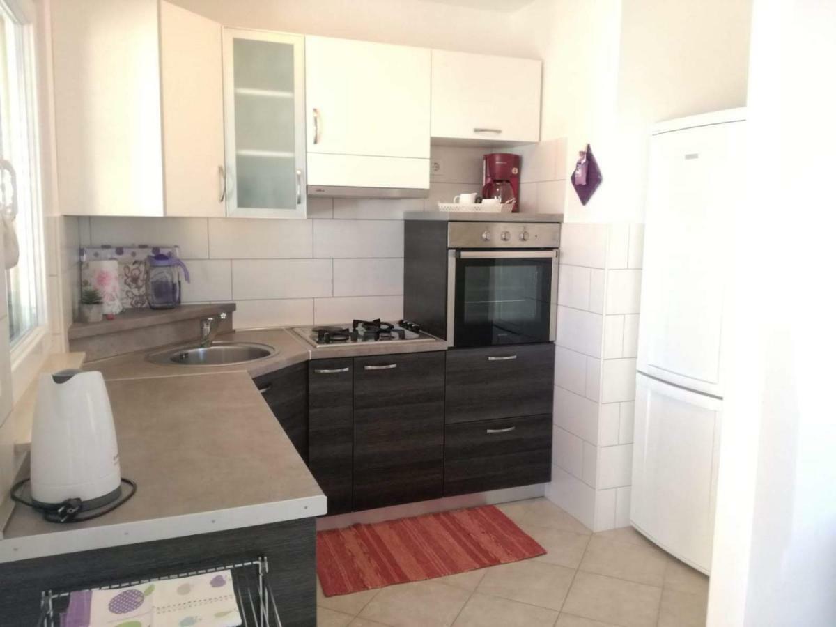 Apartman Dora Povljana Εξωτερικό φωτογραφία