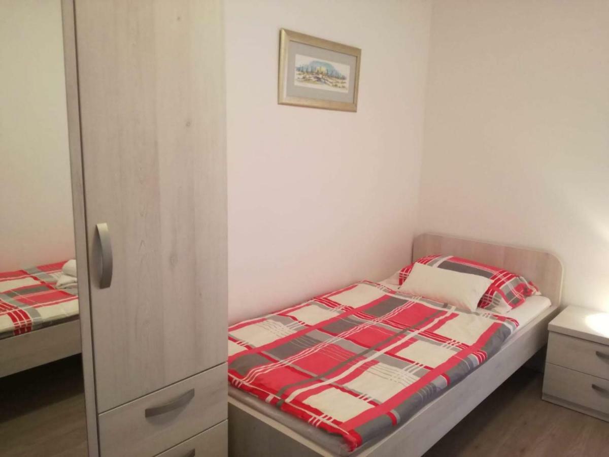 Apartman Dora Povljana Εξωτερικό φωτογραφία